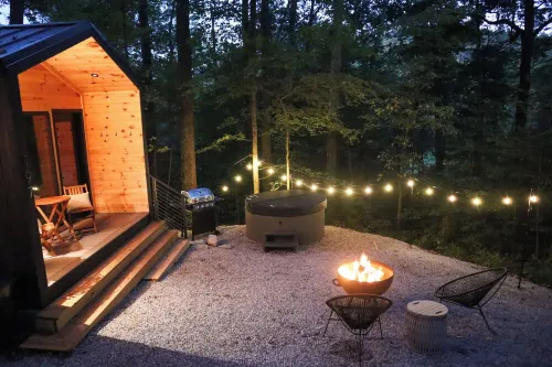 Luxury Tiny Retreat • Hot Tub & Fire Pit