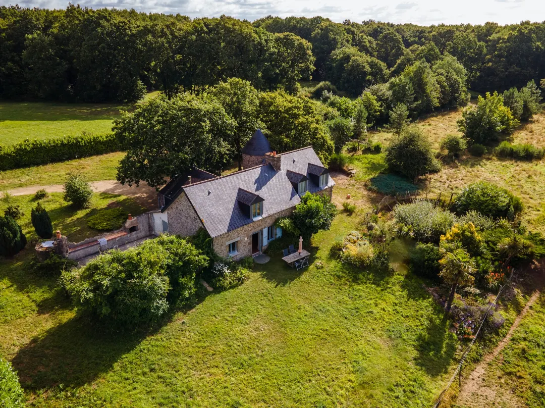 Lovely Mansion With Fenced Garden - Dol-de-Bretagne