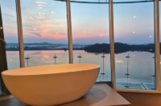 Lake Hill Hotel, Nonsan, Chungcheongnam-do Hotel di Nonsan