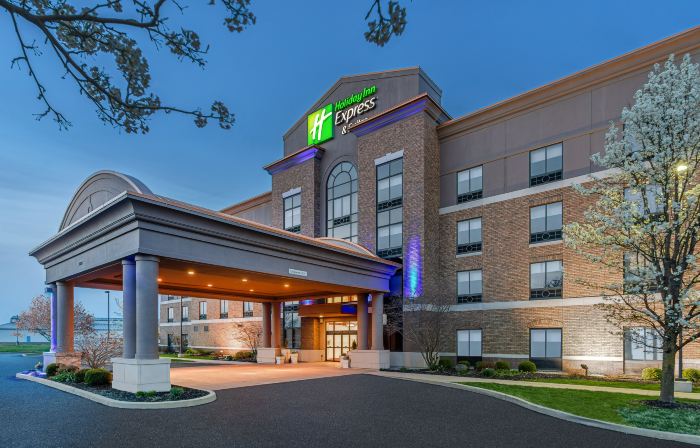 Holiday Inn Express & Suites COLUMBUS EDINBURGH by IHG