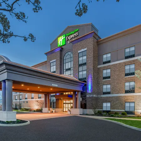 Holiday Inn Express & Suites COLUMBUS EDINBURGH by IHG