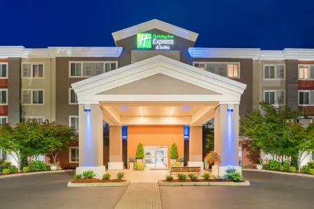 Holiday Inn Express & Suites MARYSVILLE by IHG