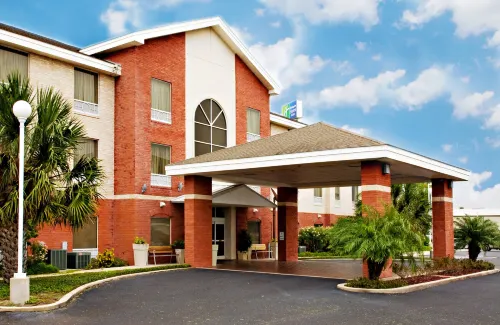 Holiday Inn Express & Suites WESLACO by IHG