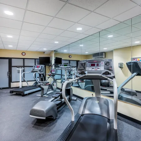 Holiday Inn Express & Suites NORTH EAST by IHG