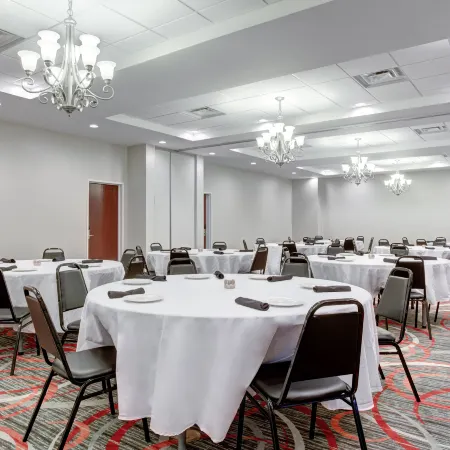 Holiday Inn & Suites LAFAYETTE NORTH by IHG