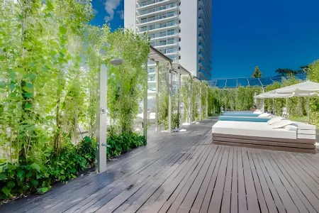 Oceana Suites Yoo Отели рядом с достопримечательностью «Pista de karting El Jagüel»