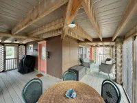 COZY MODERN & AFFORDABLE 1st floor SIC apartment ONE BLOCK from beach