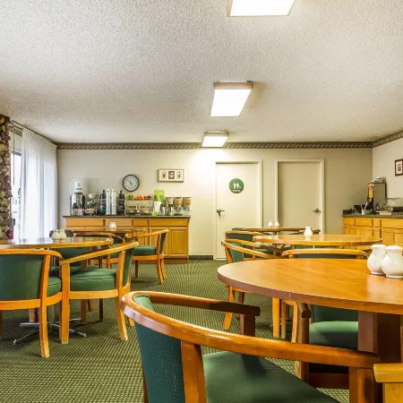 Quality Inn & Suites Silicon Valley Отели рядом с достопримечательностью «Сантана Роу»