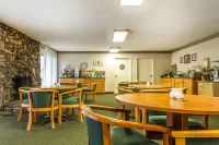 Quality Inn & Suites Silicon Valley Hotels in Santa Clara