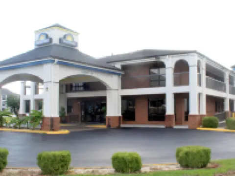 Days Inn by Wyndham Franklin Hotels in Simpson County