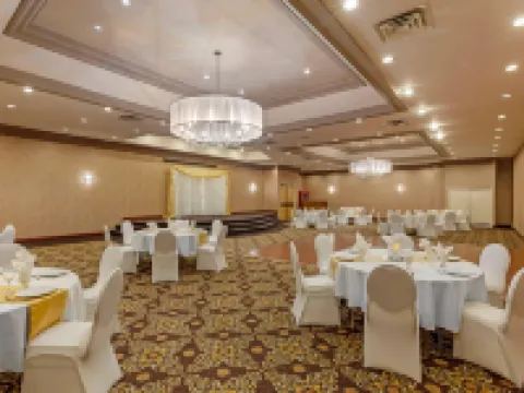 Quality Inn & Conference Centre Hoteles en Midland