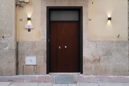 Vivarum b&b Отели рядом с достопримечательностью «Parrocchia Santa Maria di Monteverde»