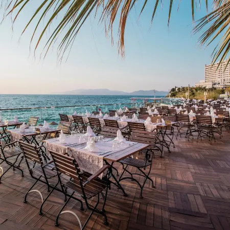 Charisma de Luxe Hotel