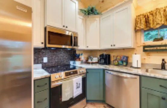 Serene Kentucky Cabin w/ Fireplace + Fire Pit!