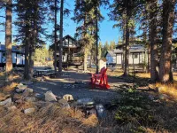 Cozy Fireside Cottage - Kutenai