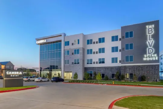 Cambria Hotel Waco University Riverfront