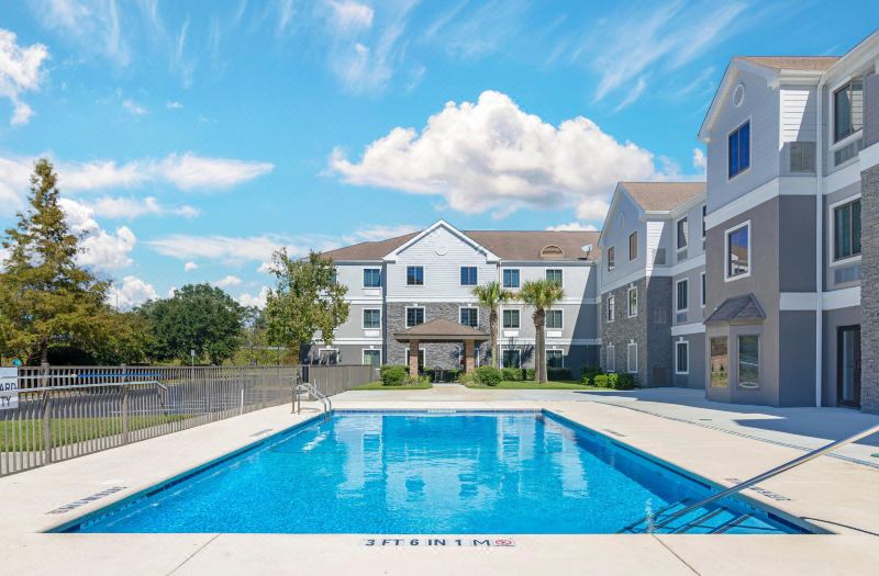 Comfort Inn & Suites photo 2