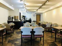 SureStay Hotel by Best Western Castlegar - breakfast