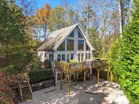 Modern A-Frame Cabin Getaway + Fire Pit + Deck Hotels in Fairview