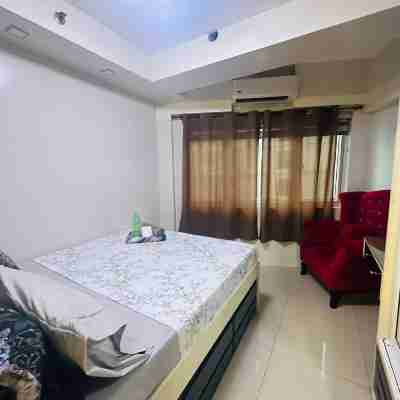 Ritzy Pasay Getaway - Entire Apartment for Rent Rooms
