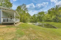 Cottage Close to Caves & Trails in Hocking Hills! - 3-Star