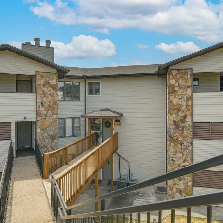 Table Rock Lake Retreat Steps to Water and Pools!