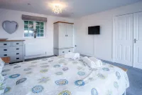 Caldey View Cottage - 1 Bedroom - Penally - Villas