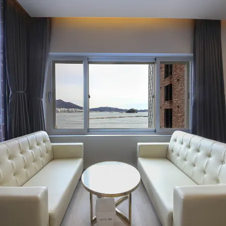 Changwon Jinhae Hotel 701