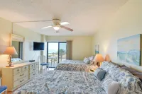 Coastal Condo w/ Balcony: Walk to Madeira Beach! - parking