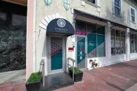 伊薩卡南海灘酒店