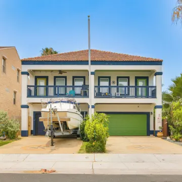 Steps to Beach Oceanside Townhome with Heated Pool
