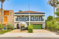 Steps to Beach: Oceanside Townhome w/ Heated Pool - spa