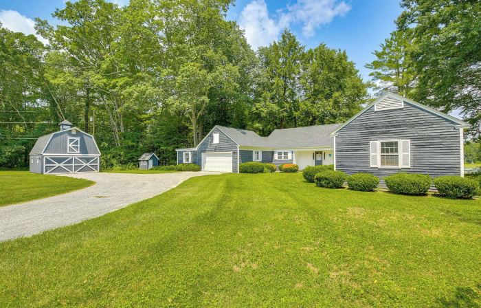 Water-View Home in the Berkshires