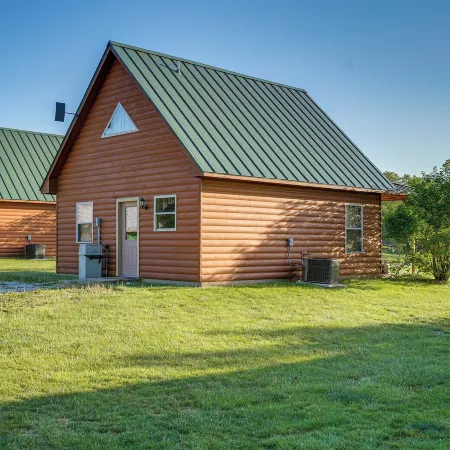 Lakefront Vacation Rental w/ Patio & Grill!