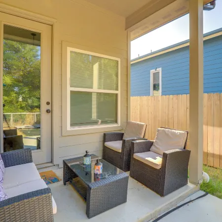 Modern Family Home Near at&t Stadium & More!