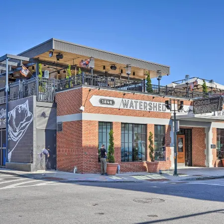 Baltimore Abode, Walk to Cross Street Market!