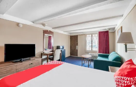 OYO 俄亥俄州沃茲沃思I-76酒店