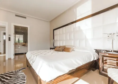 เดฟเน โกลด์ โรงแรม