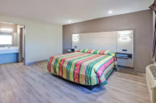 達拉斯西阿靈頓超級7號旅館 鄧肯維爾酒店