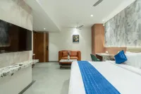 J Square Inn - balcony