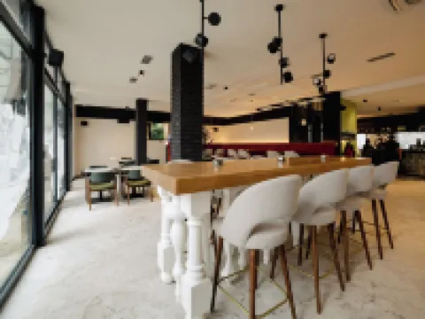 ครอน โรงแรมในโนวิสาด