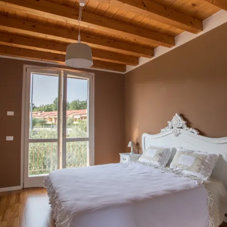 Elegant Lake Garda villa with garden