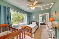 Spacious Lake Texoma Vacation Rental w/ Game Room! - parking