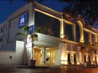 Plaza de Oro Hotels in Monterrey