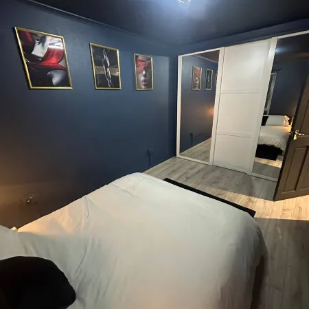 A discreet & elegant play space for couples