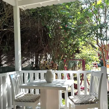 Sweet Home River Hotel
