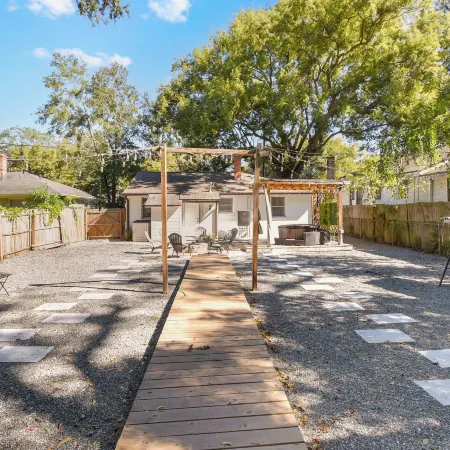 Downtown Jacksonville Retreat Pet-friendly With Hot Tub & Backyard Oasis