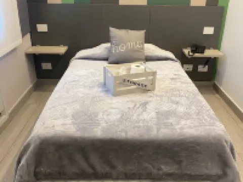 GREY HOUSE SRLS Hoteles en Latina