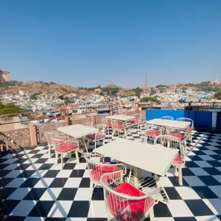 Hotel The Raj Heritage Jodhpur Отели рядом с достопримечательностью «Башня с часами Ghanta Ghar»