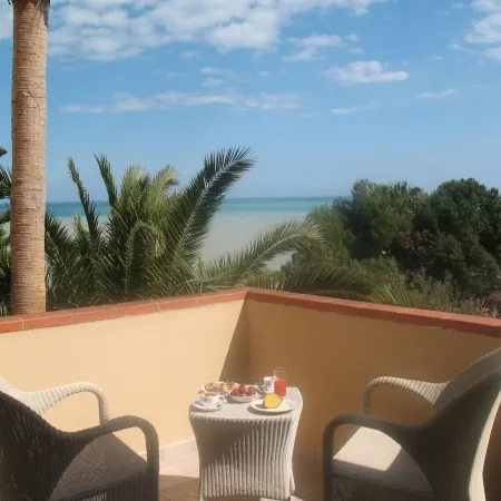 Helios Hotel